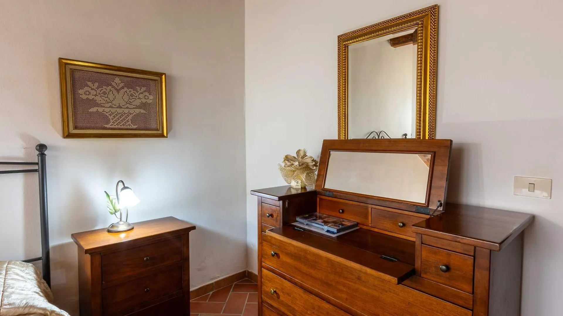 Casa Leonardo, Montaione, Mura Italia
