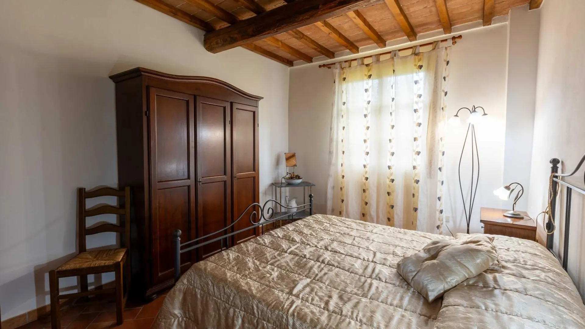 Casa Leonardo, Montaione, Mura Montaione